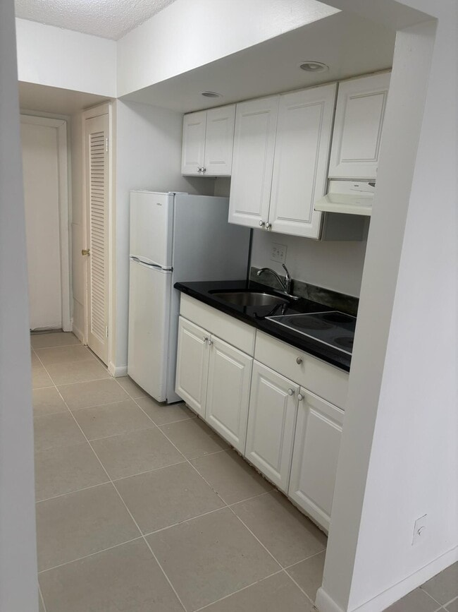 Building Photo - 640 NW 13th St