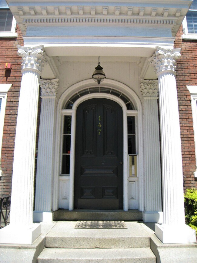 Building Photo - 147 State Street