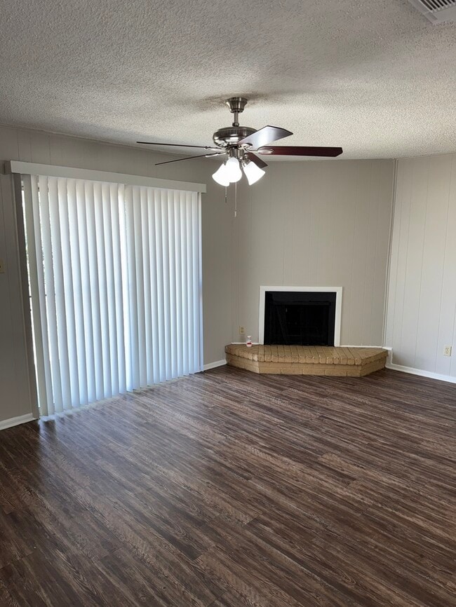 Building Photo - 5015 David Scott Dr