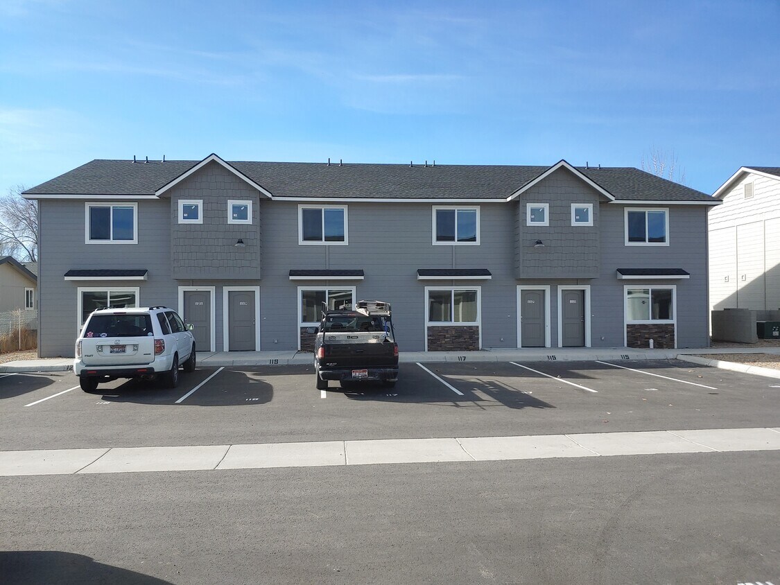 128 E Ravenna Ln, Nampa, ID 83687 Townhome Rentals in Nampa ID