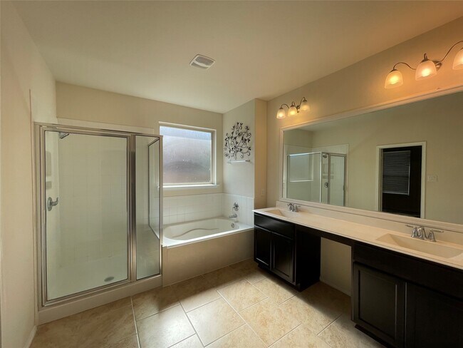 Building Photo - 23727 San Barria Dr