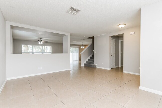 Foto del edificio - 16805 Gold Star Ct