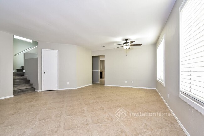 Foto del edificio - 4033 Hazelridge Dr