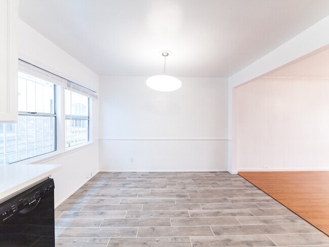 Building Photo - 333 S Gramercy Pl