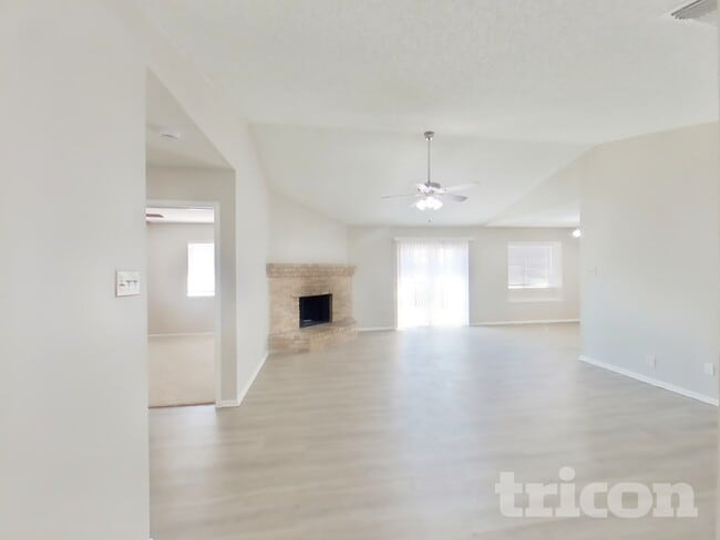 Building Photo - 13923 Flairwood St