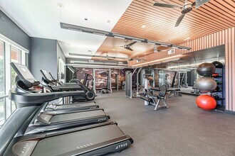 Building Photo - 8877 Lakes at 610 Dr