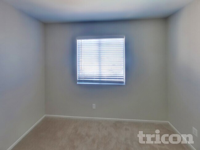 Building Photo - 3900 Grand Meadow St