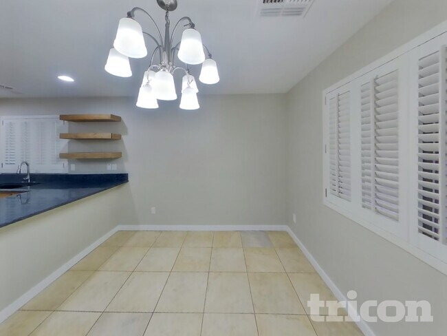 Foto del edificio - 10733 W Taft St