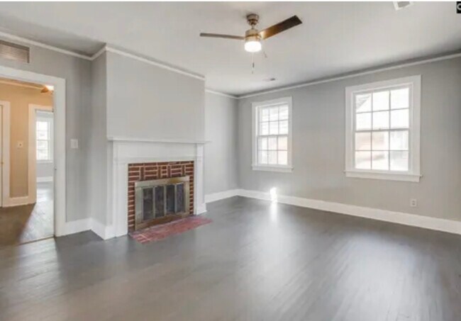Building Photo - 613 Joan St