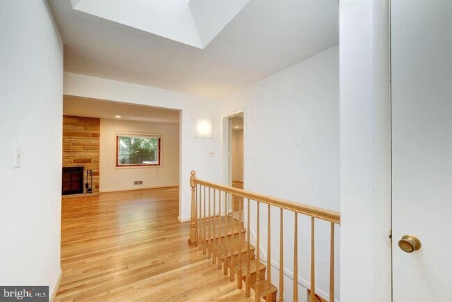 Foto del edificio - 6710 Persimmon Tree Rd