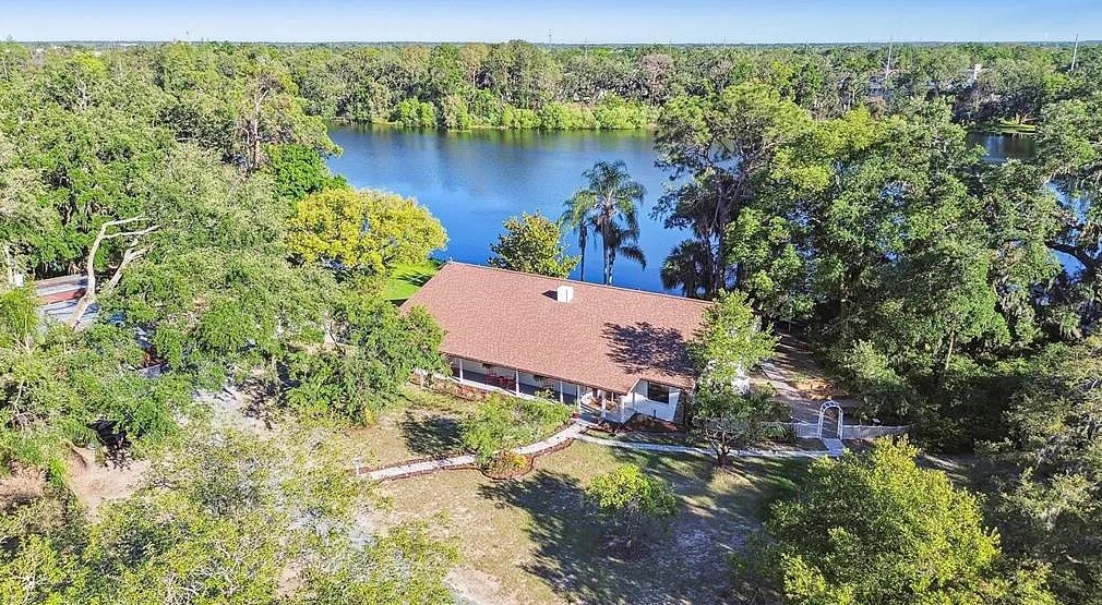 Primary Photo - 201 Gornto Lake Rd