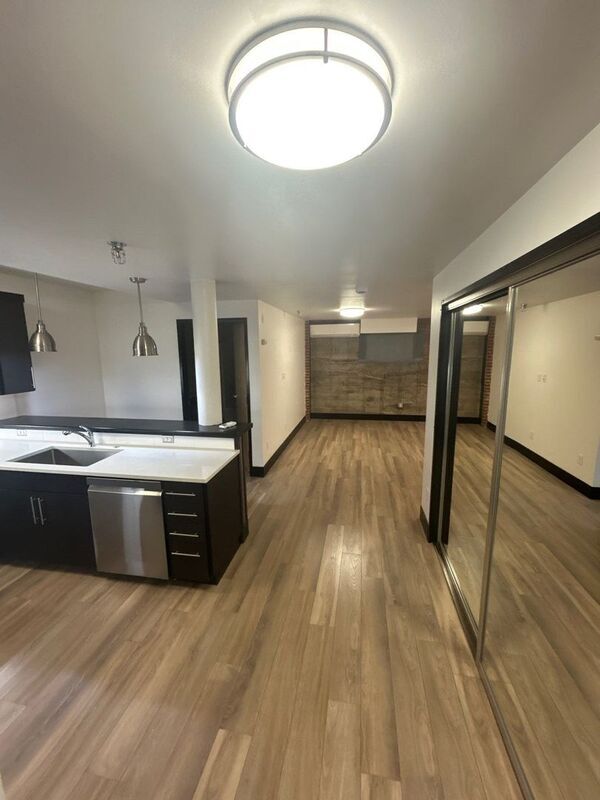 Foto del edificio - 160 Liberty St NE