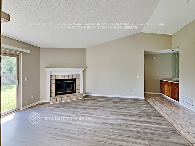 Building Photo - 2171 Aztec Dr W
