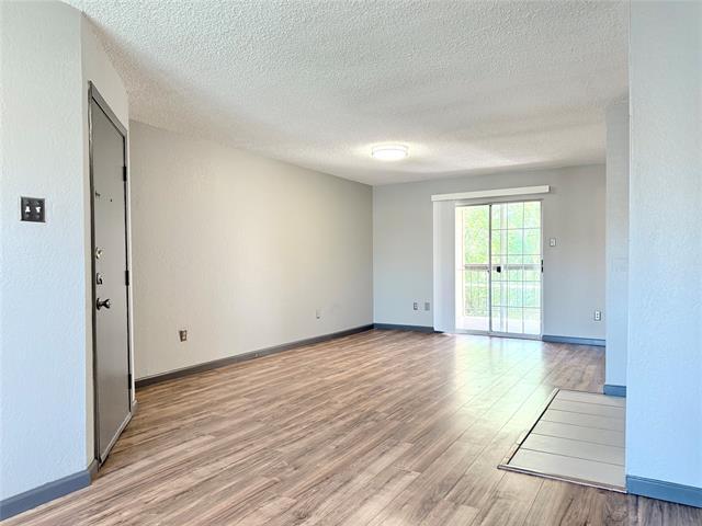 Foto del edificio - 12484 Abrams Rd