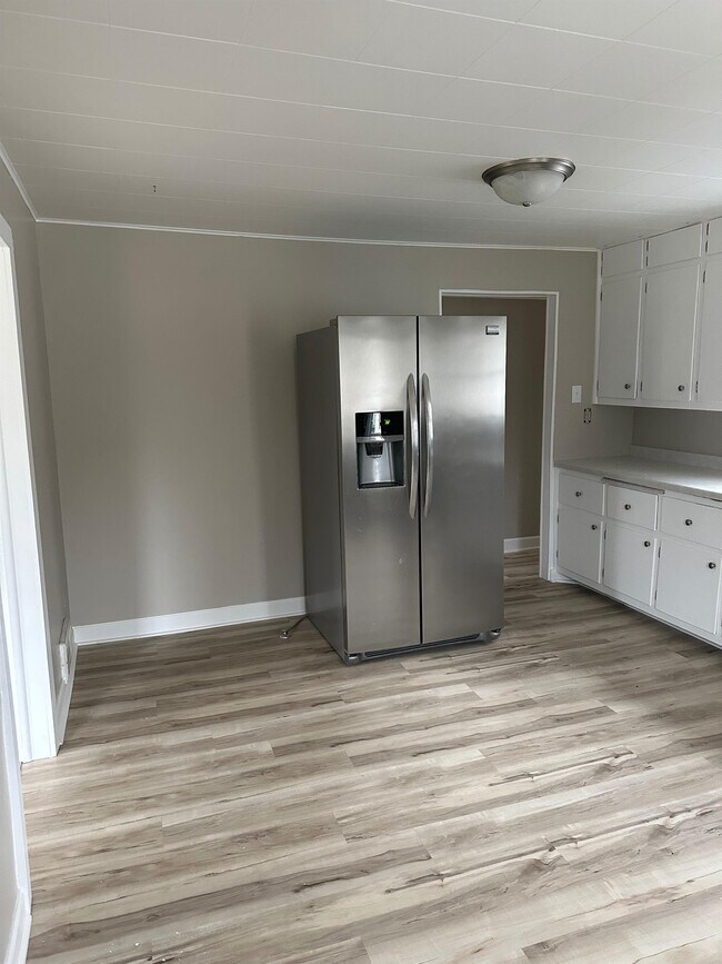 Foto del edificio - 962 Lakeview Dr