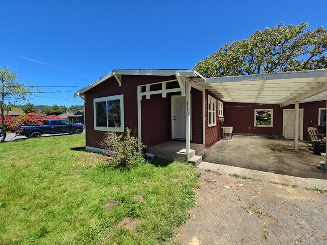 Building Photo - Studio cottage near Cal Poly Humboldt offers remodeled interior