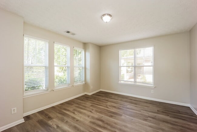 Building Photo - 4541 Parkway Cir