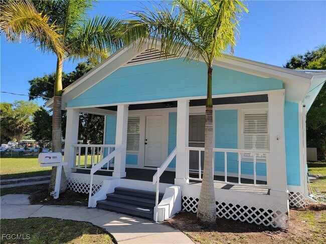 Foto del edificio - 1603 Woodford Ave