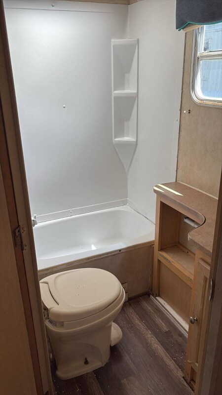 Foto del edificio - 622 N Beach St