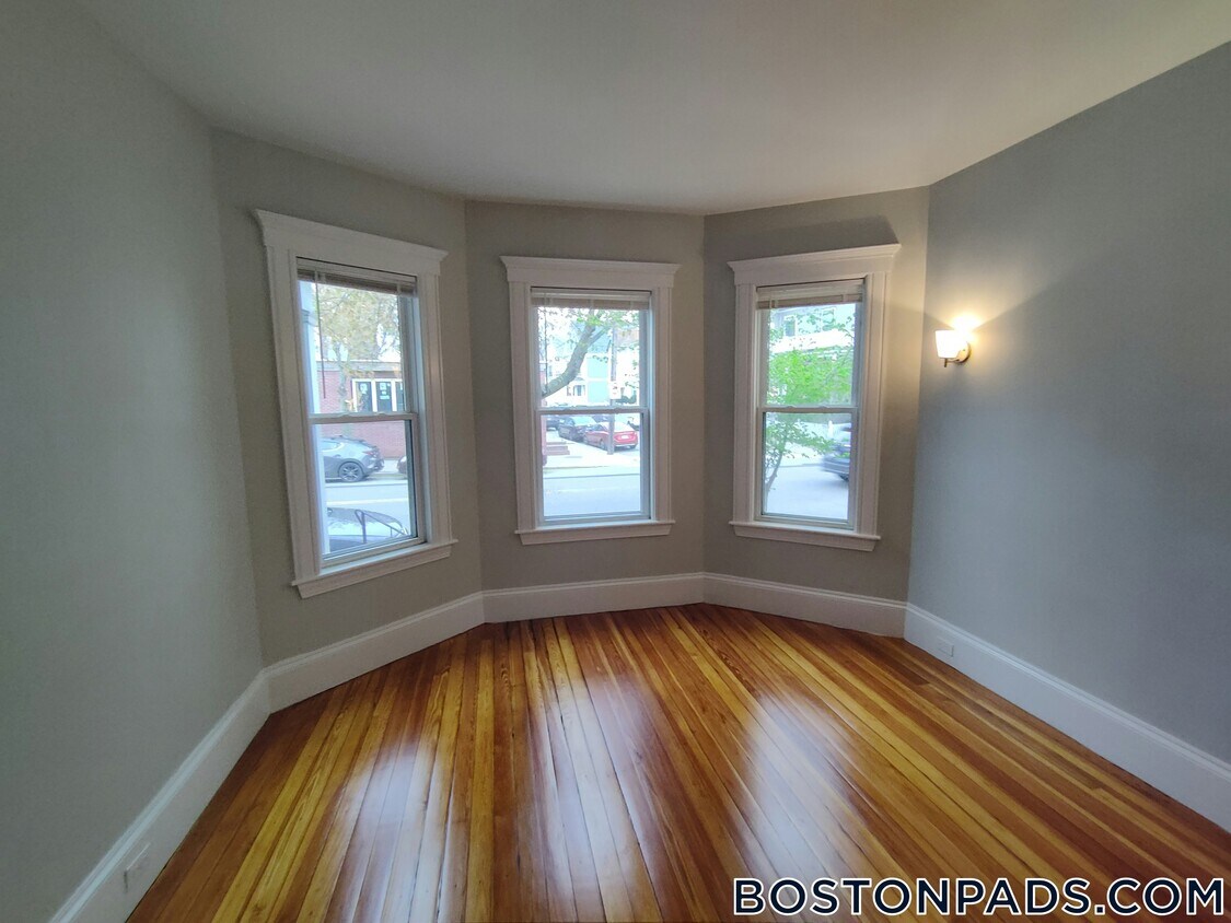 Primary Photo - 159 Boston St