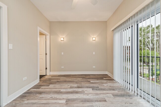 Building Photo - 6530 S Maryland Ave