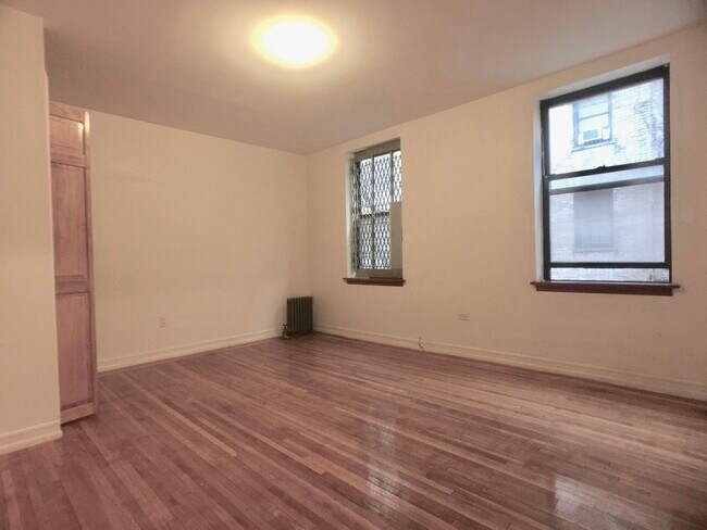 Building Photo - 183 Pinehurst Avenue