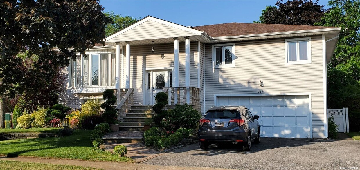 Foto principal - 758 Turf Rd