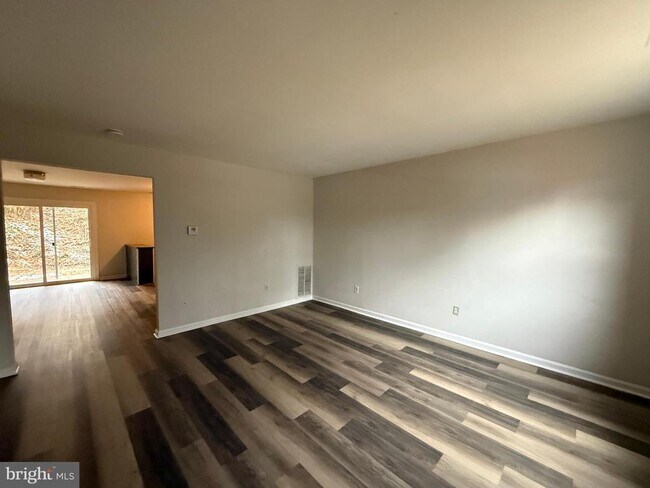 Foto del edificio - 4 Manchester Ct