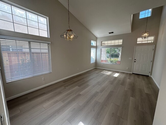 Foto del edificio - Beautiful 3 Bedroom, 2.5 Bath Antioch Home