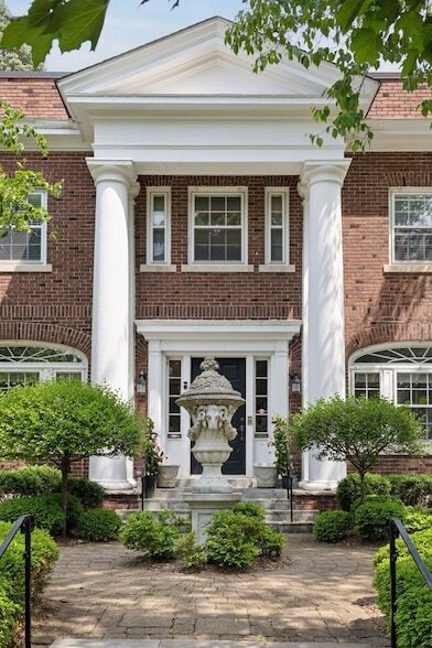 Building Photo - 1785 Dupont Ave S