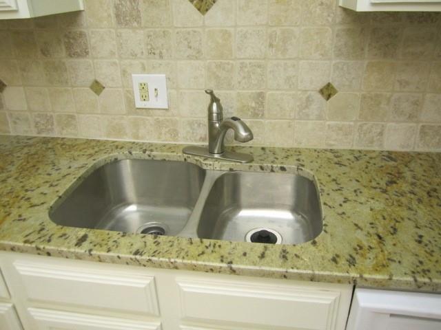 Building Photo - 2708 Creekwood Ct