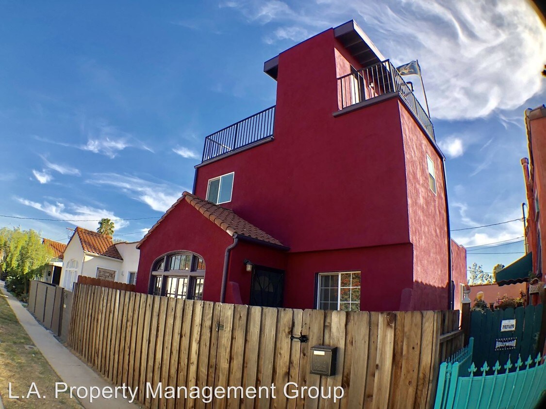 Primary Photo - 2 br, 1 bath House - 1232 1/8 N Cahuenga Blvd