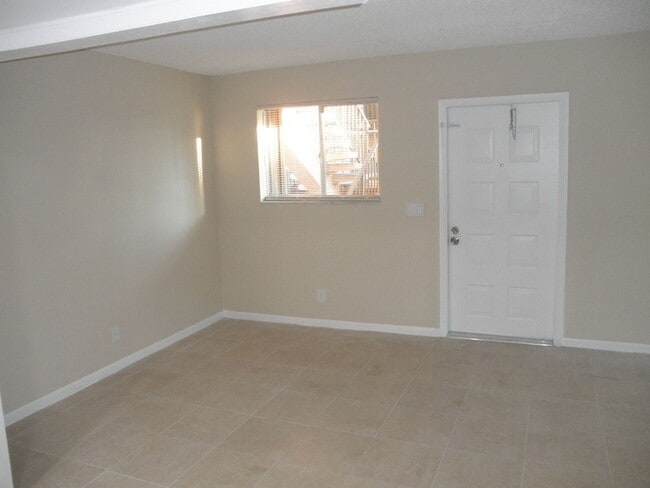 Building Photo - Fairview Villas