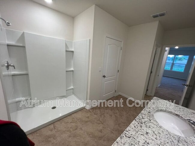 Building Photo - 2711 Rowan St