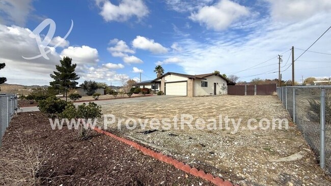 Building Photo - 15577 Tacony Rd