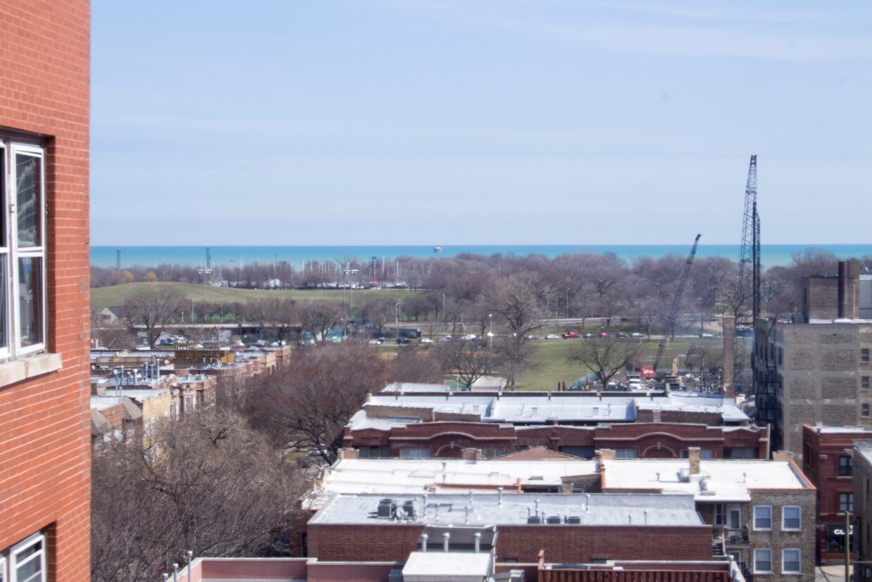 Foto principal - 4423 N Sheridan Rd