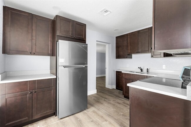 Photo - 683 NW 21 St House