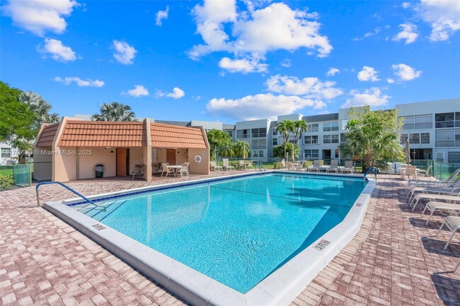 Building Photo - 6600 Royal Palm Blvd