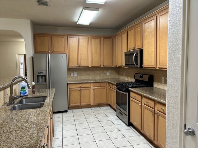 Building Photo - 5218 Meadow Canyon Dr