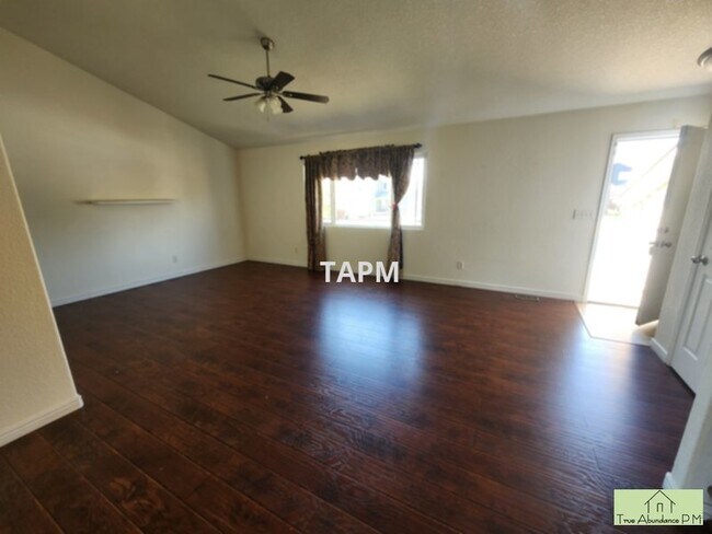 Building Photo - Nice &amp; Spacious 4 Bedroom Home