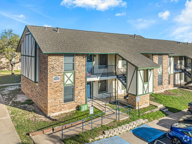 Primary exterior building. - Runnymede Apartments
