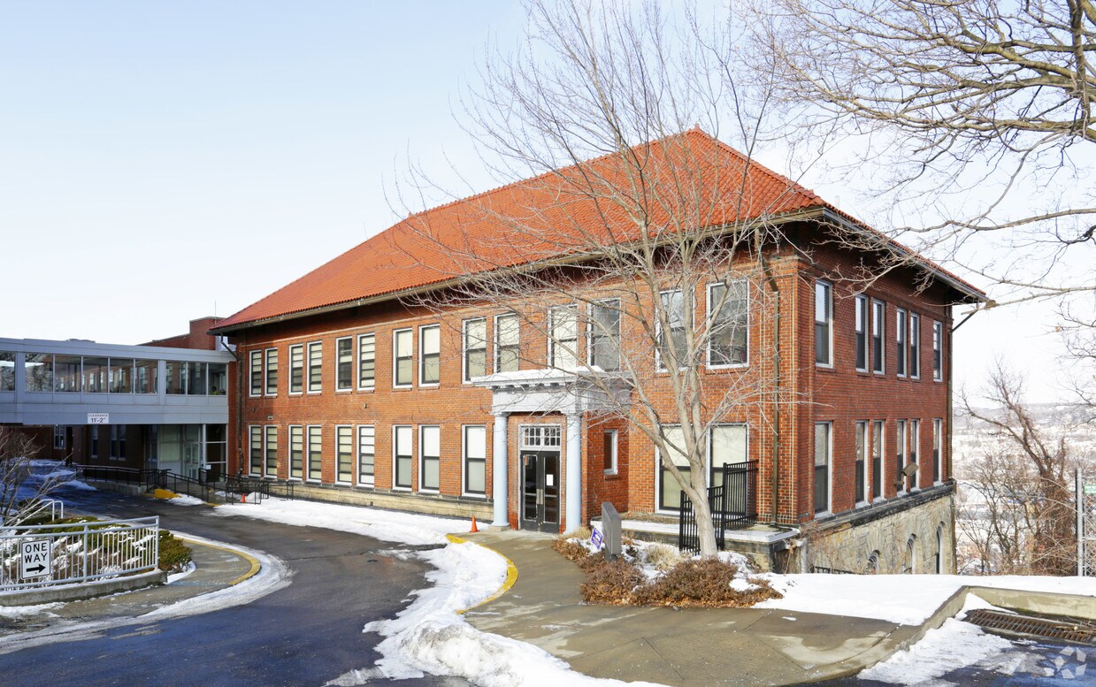Foto principal - Christopher A. Smith Terrace Senior Living