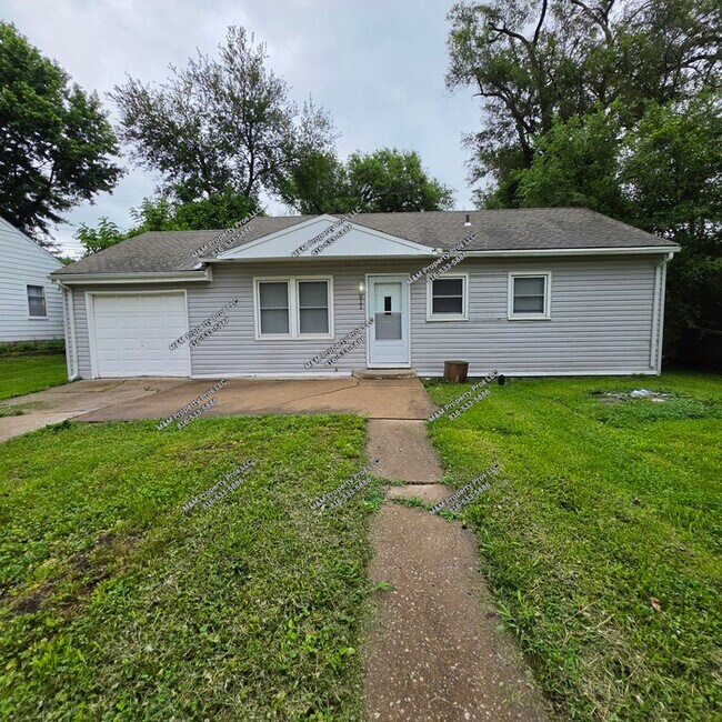 Foto del edificio - Beautiful 3 bedrooms and 1 bath home located on N 82nd St in Kansas City, KS