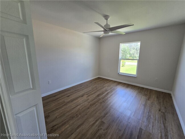 Foto del edificio - 6952 San Benito Dr