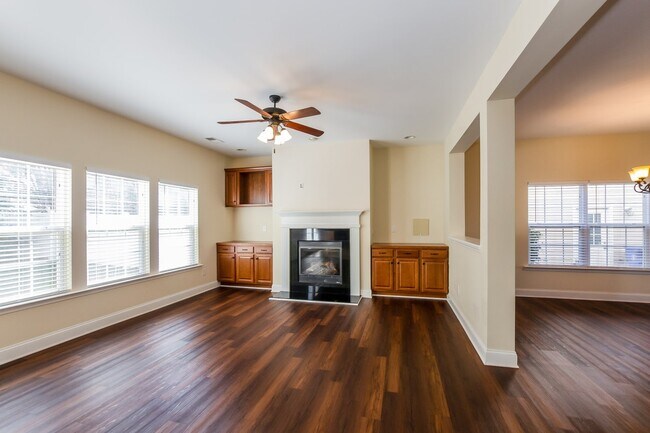 Building Photo - 112 Waterlynn Club Dr