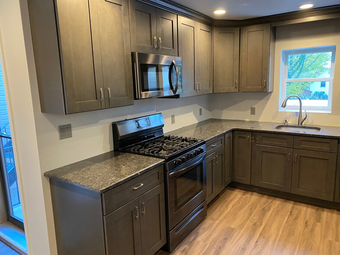 Kitchen With Gas Stove - 55 Woodhull Rd