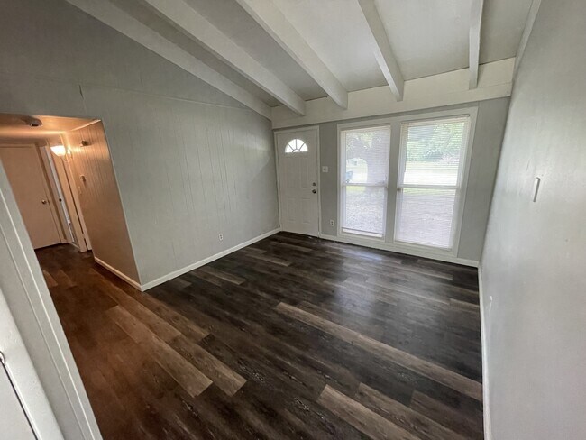Foto del edificio - 2810 Grants Pkwy