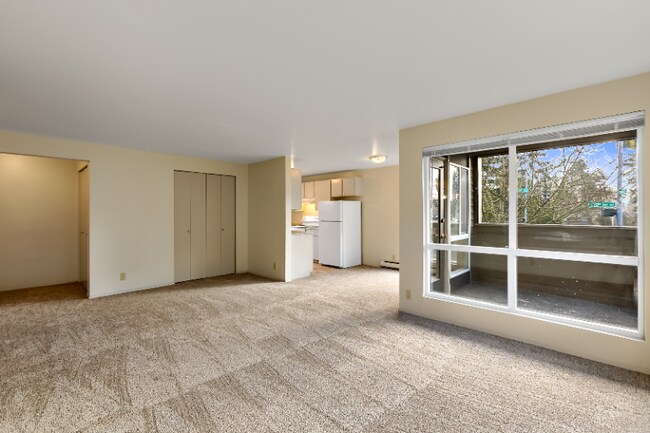 Foto del edificio - 12520 Roosevelt Way NE