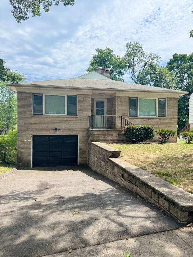 Foto principal - 1855 Ella T Grasso Blvd