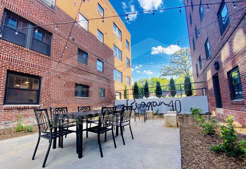 Foto principal - 2807 Grand Ave